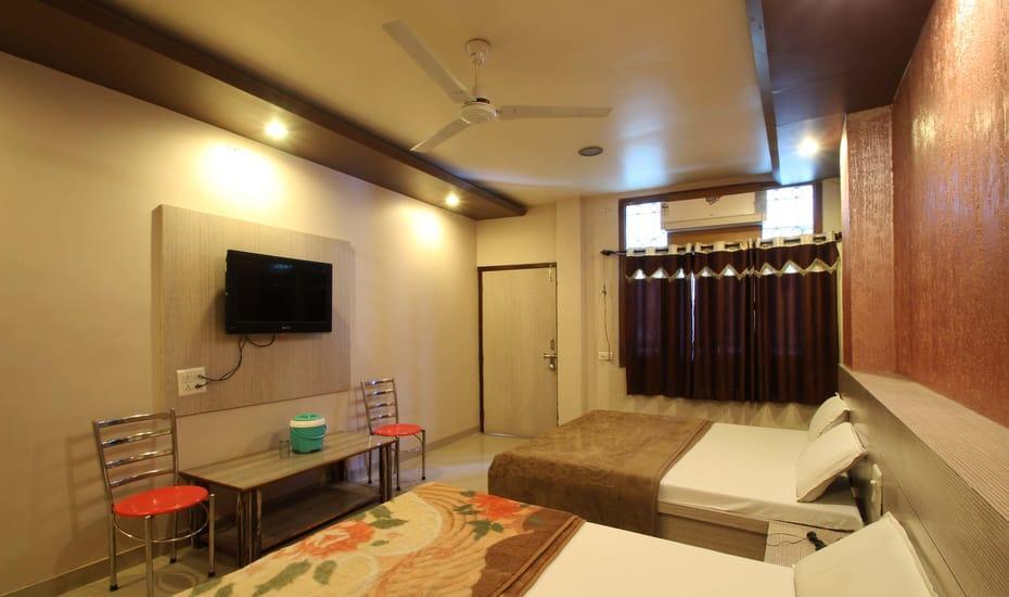 Hotel Pakeeza Ajmer Bagian luar foto