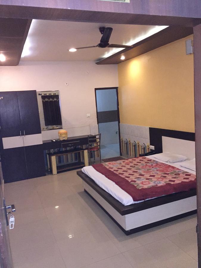 Hotel Pakeeza Ajmer Bagian luar foto